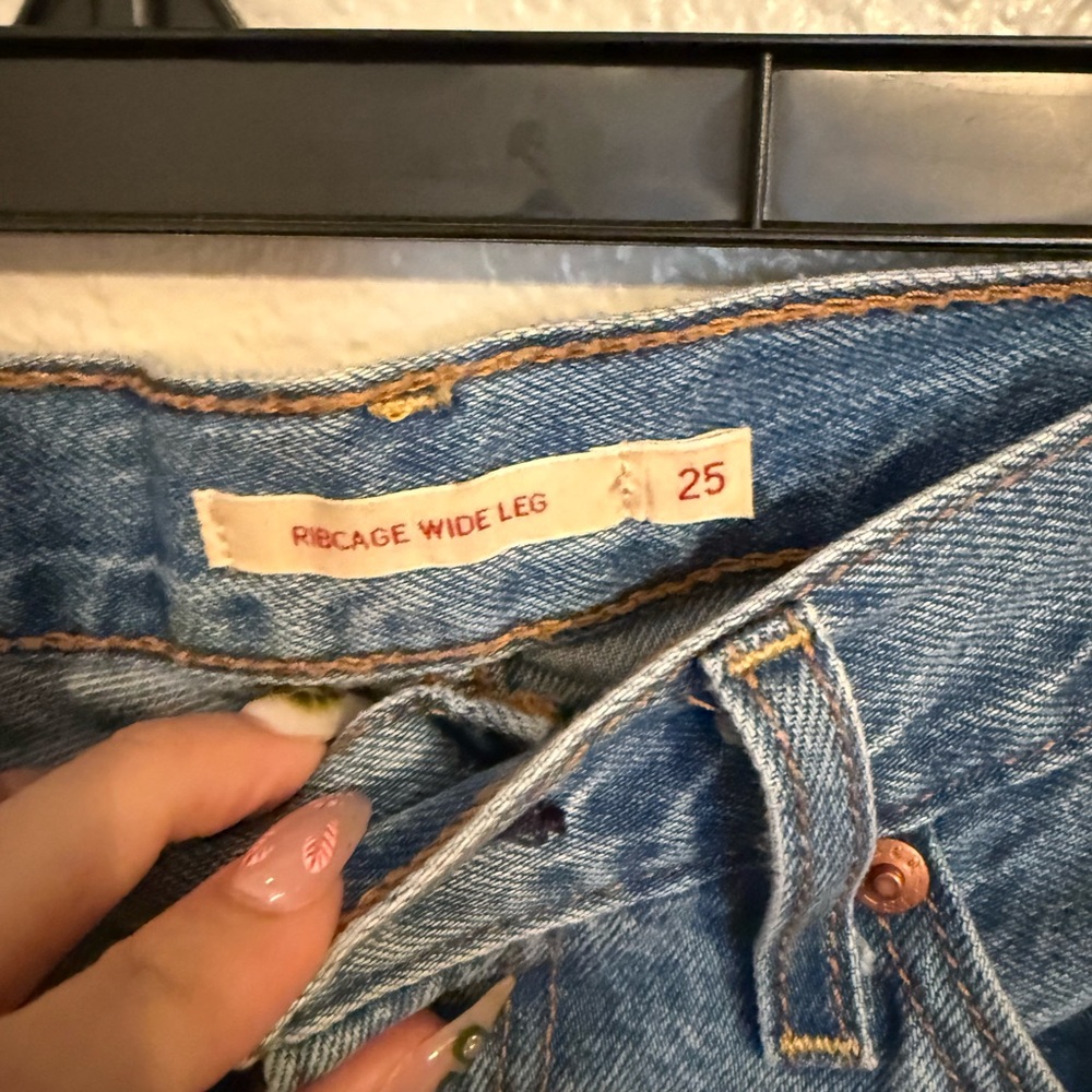 Levi's Light Blue Straight Leg Women's Jeans - Picture 4 of 5